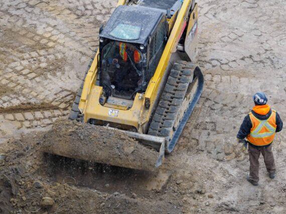 pexels-islandhopper-x-339537771-15110000 High-resolution Caterpillar bulldozer working on a construction site in Australia.