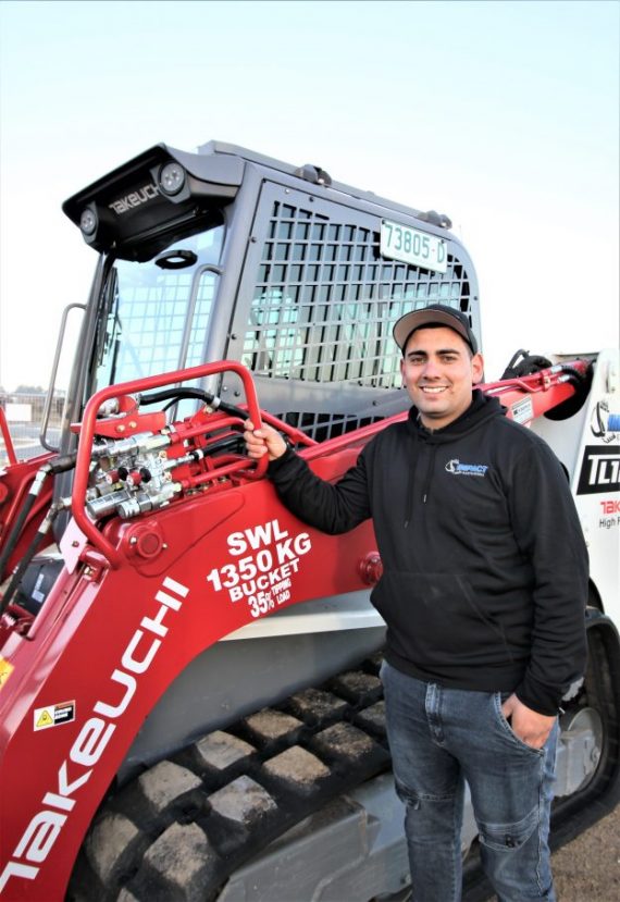 TL12R2_Azzopardi_ASVX-20-624×908 Takeuchi TL12R2 track loader at construction site