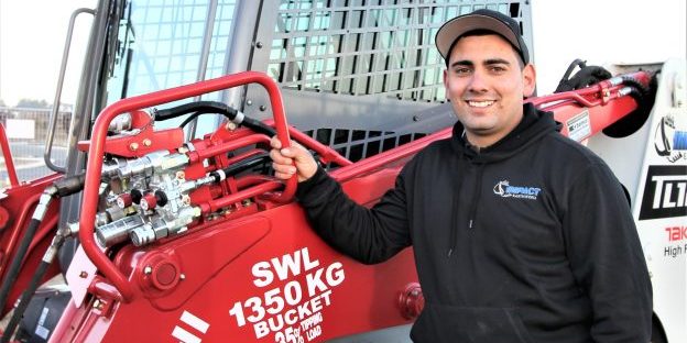 TL12R2_Azzopardi_ASVX-20-624×908 Takeuchi TL12R2 track loader at construction site